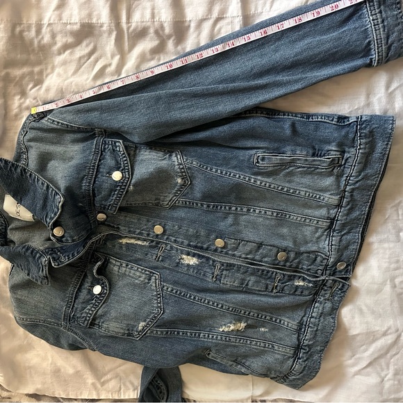 Joe’s Jeans Medium Distressed Blue Denim Trucker Jacket - Relaxed Fit - Picture 9 of 10